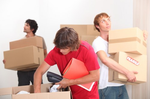 Final call-to-action for booking professional moving services in Wimbledon